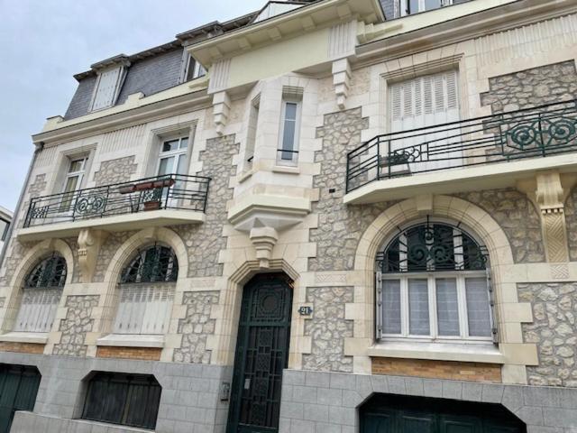 Le Charmant Tours Esterno foto